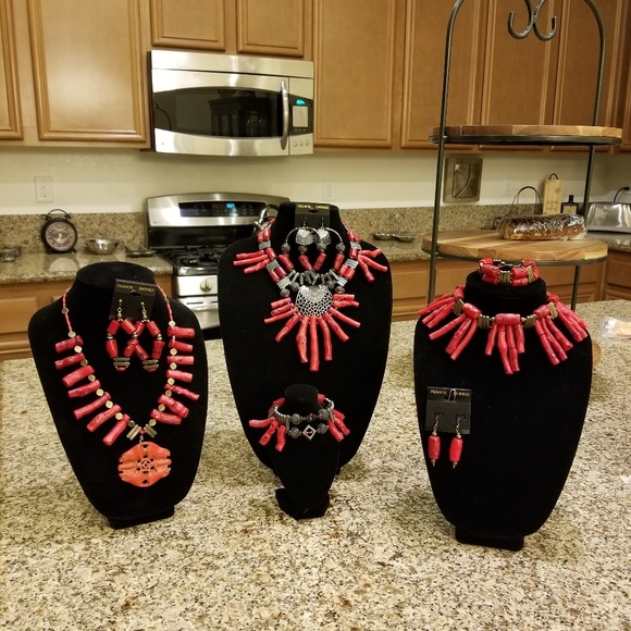 Meet your Posher Gennine Francis. - Picture 6 of 8